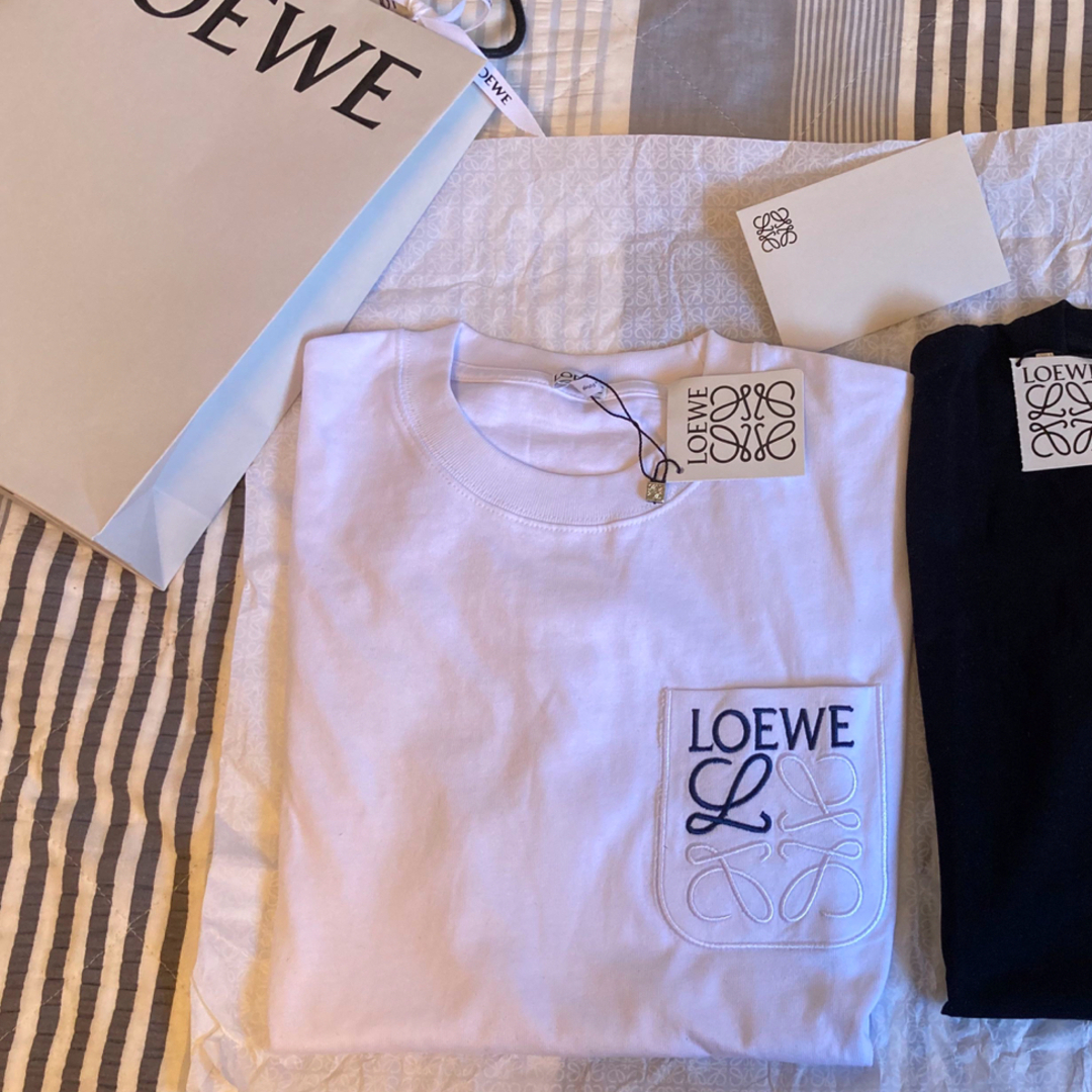 LOEWE(ロエベ)のロエベXS Tシャツ　ホワイト メンズのトップス(Tシャツ/カットソー(半袖/袖なし))の商品写真