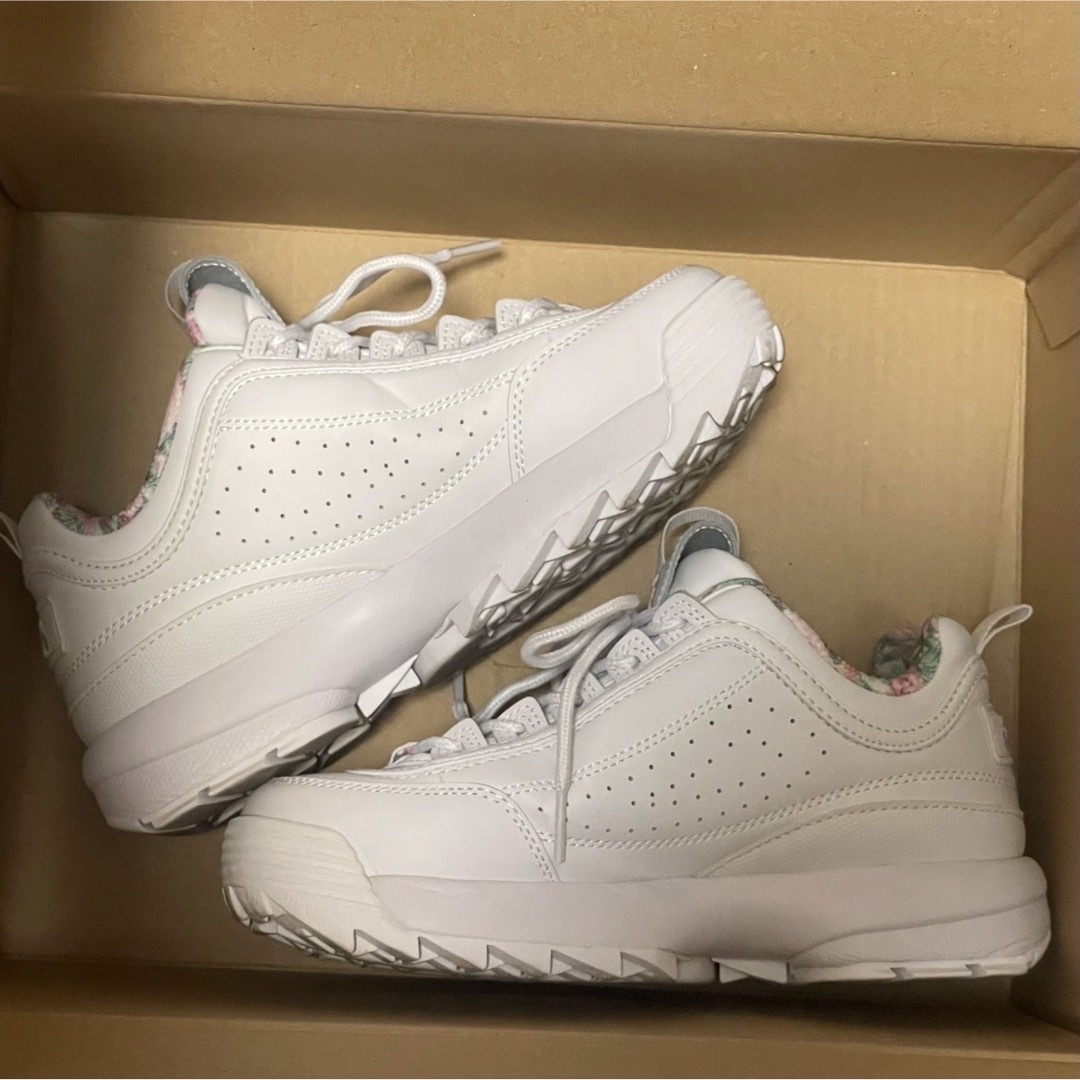 FILA(フィラ)のFILA  厚底スニーカー　白　23.5cm レディースの靴/シューズ(スニーカー)の商品写真