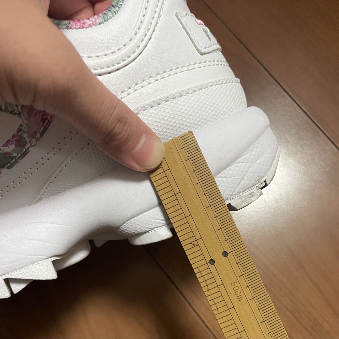 FILA(フィラ)のFILA  厚底スニーカー　白　23.5cm レディースの靴/シューズ(スニーカー)の商品写真