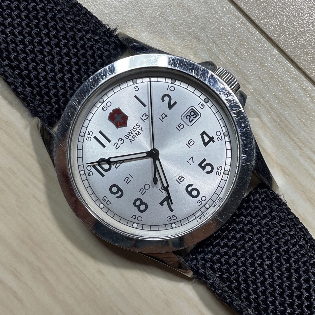 VICTORINOX(ビクトリノックス)のVICTRINOX Swiss made ARMY watch 腕時計 メンズの時計(腕時計(アナログ))の商品写真