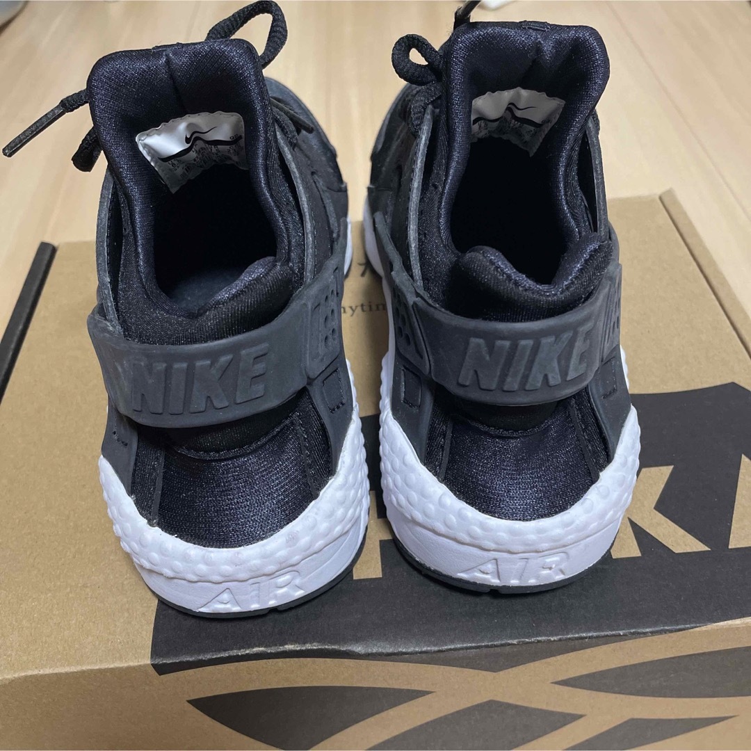 NIKE W AIR HUARACHE RUN SE 23.5cm