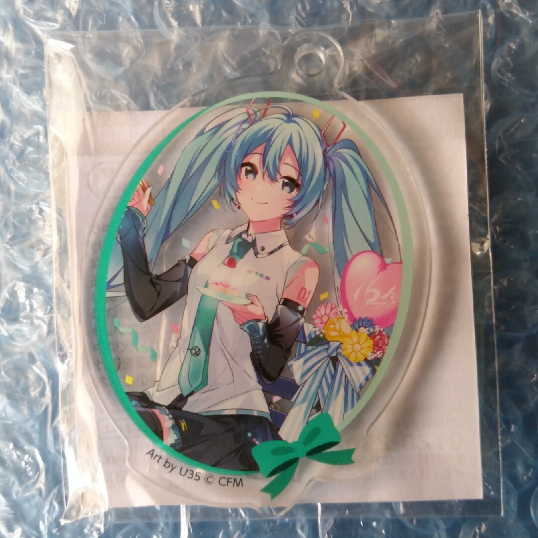 初音ミク HAPPY 16th BIRTHDAY アクリルキーホルダー 2種の通販 by る