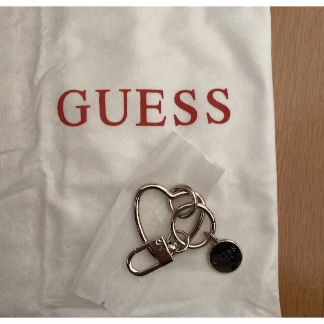 GUESS(ゲス)のGUESSトートバッグ　タグ付き未使用品 レディースのバッグ(トートバッグ)の商品写真