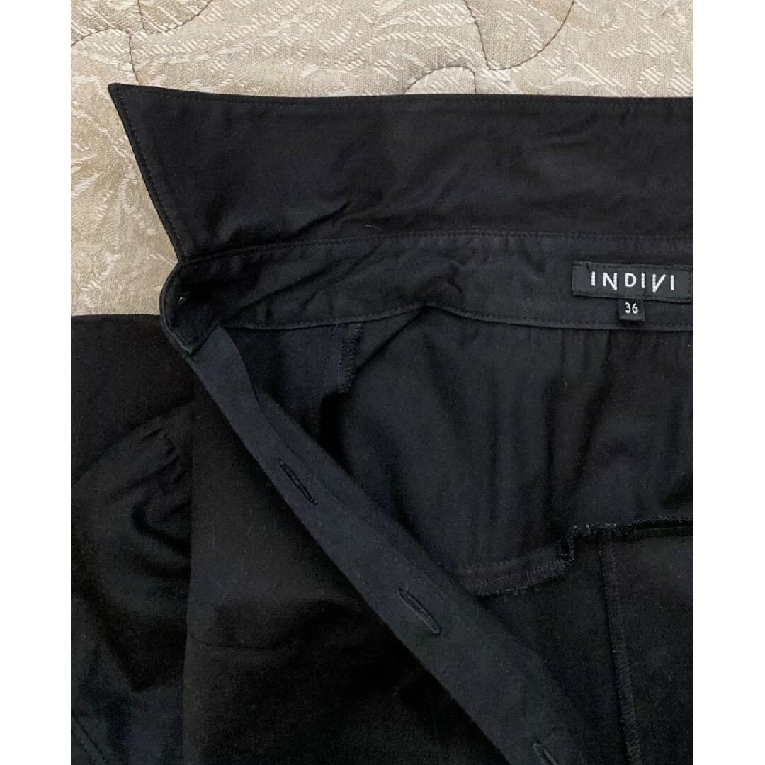 INDIVI(インディヴィ)のインディヴィ INDIVI ベルト付き シャツワンピース 黒 ブラック 半袖 レディースのワンピース(ひざ丈ワンピース)の商品写真