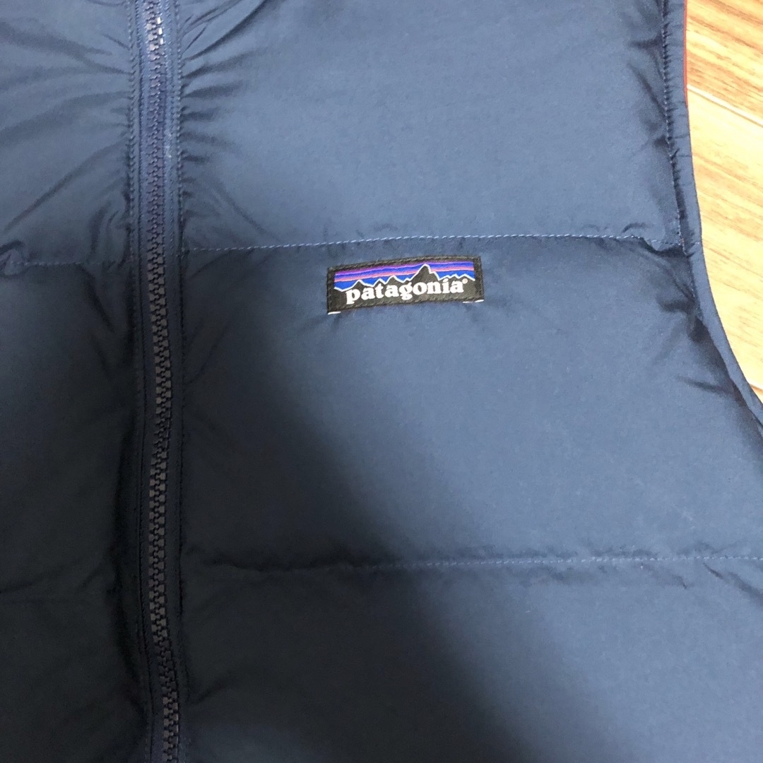 patagonia(パタゴニア)のメンズ・リバーシブル・ビビー・ダウン・ベスト メンズのジャケット/アウター(ダウンベスト)の商品写真