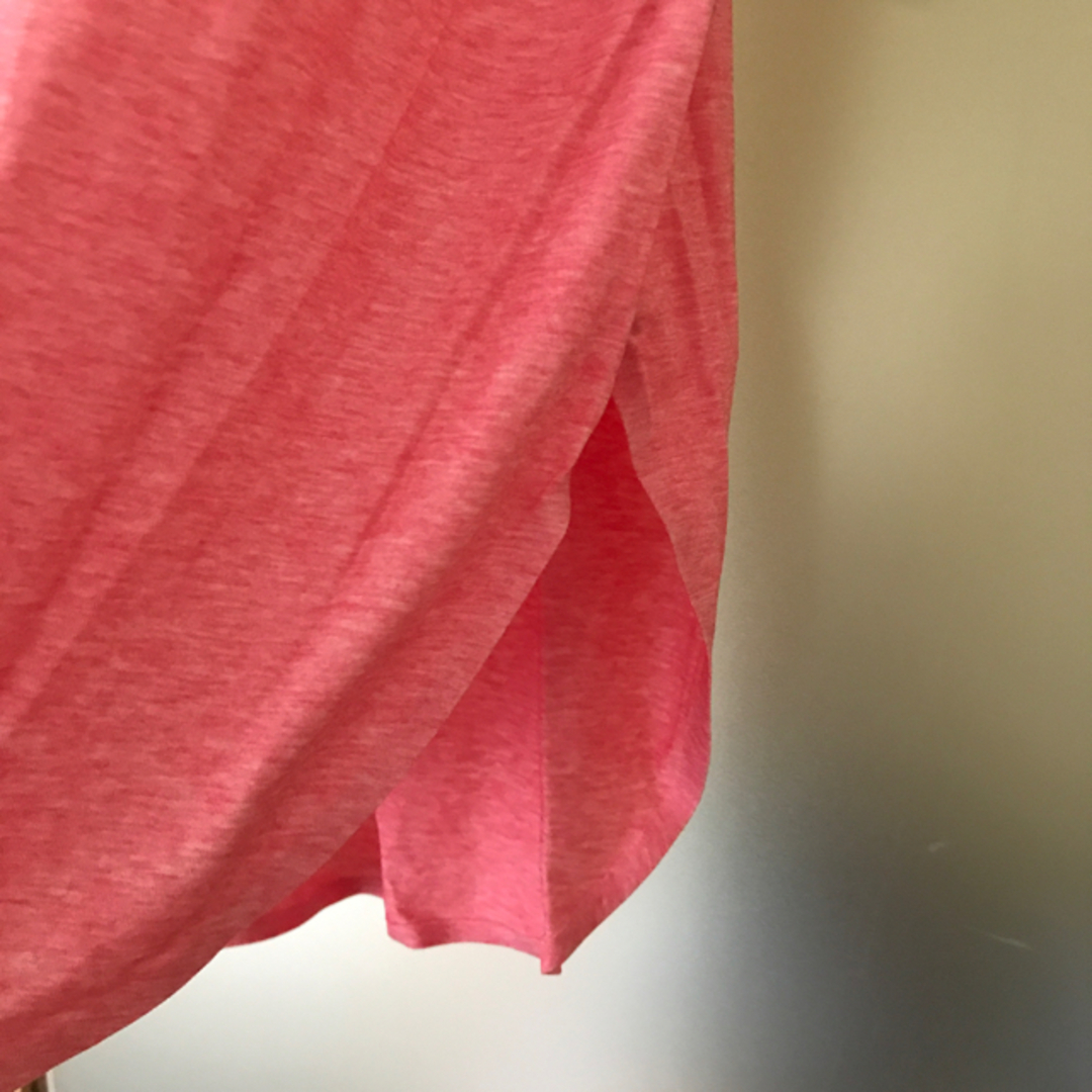 UNIQLO(ユニクロ)の新品　ユニクロ　エアリズム  Tシャツ レディースのトップス(Tシャツ(半袖/袖なし))の商品写真