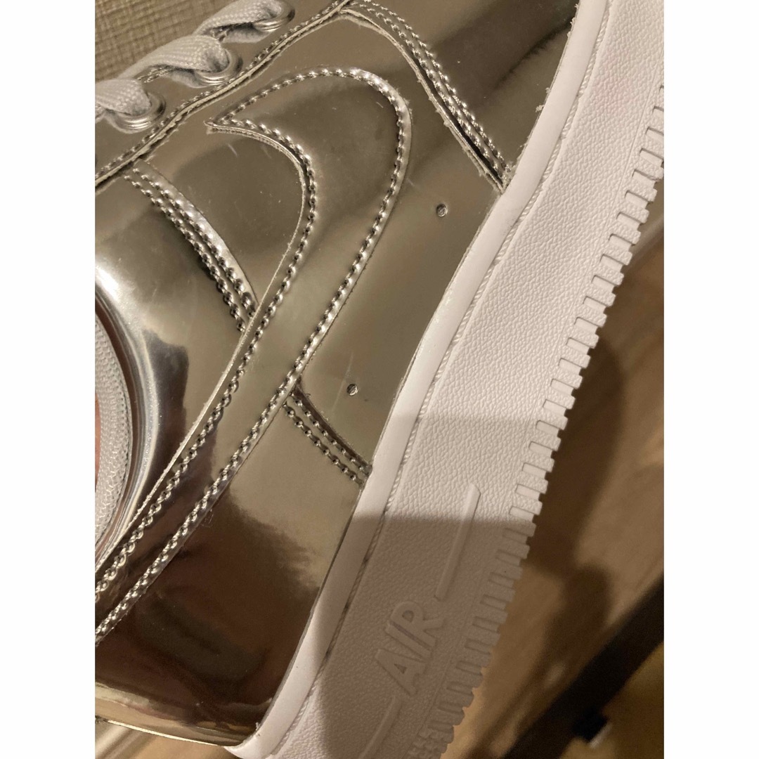 NIKE - NIKE エアフォース1 23.5cm メタリックシルバーの通販 by りお