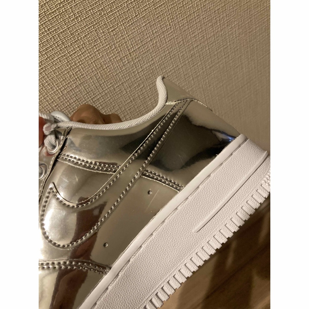 NIKE - NIKE エアフォース1 23.5cm メタリックシルバーの通販 by りお