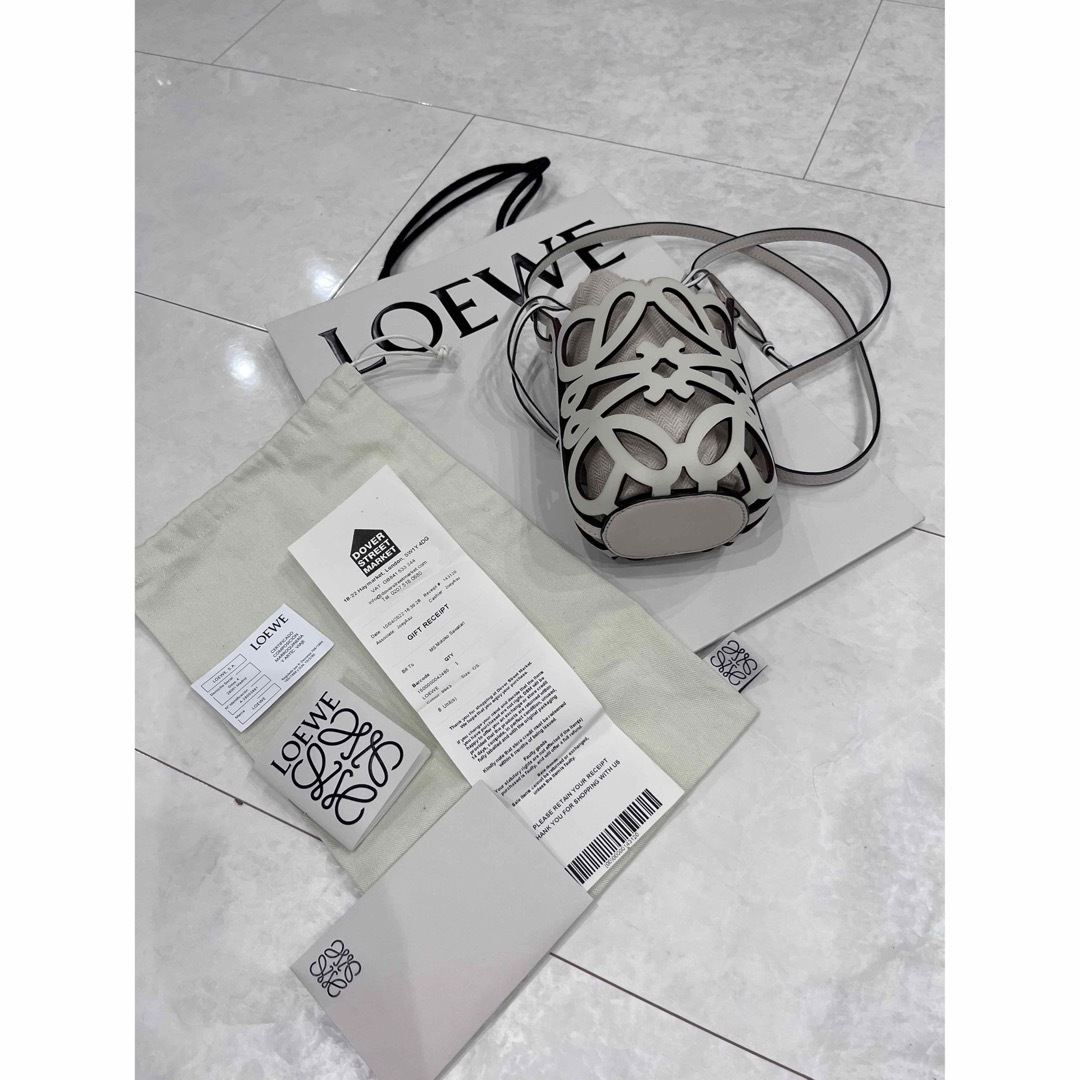 LOEWE アナグラム カットアウト ポケット エクリュバッグ