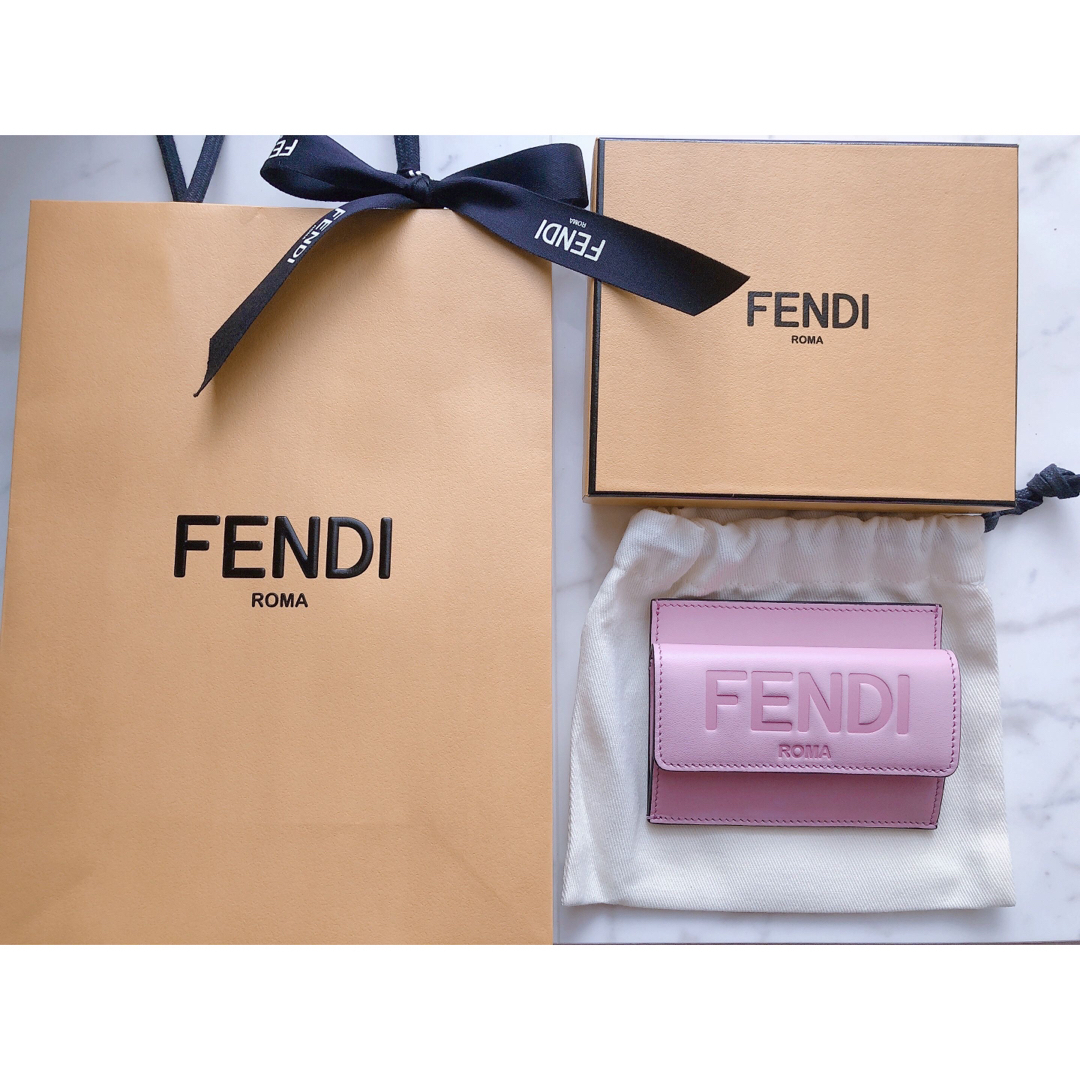 FENDI フェンディ　ROMAカードケース