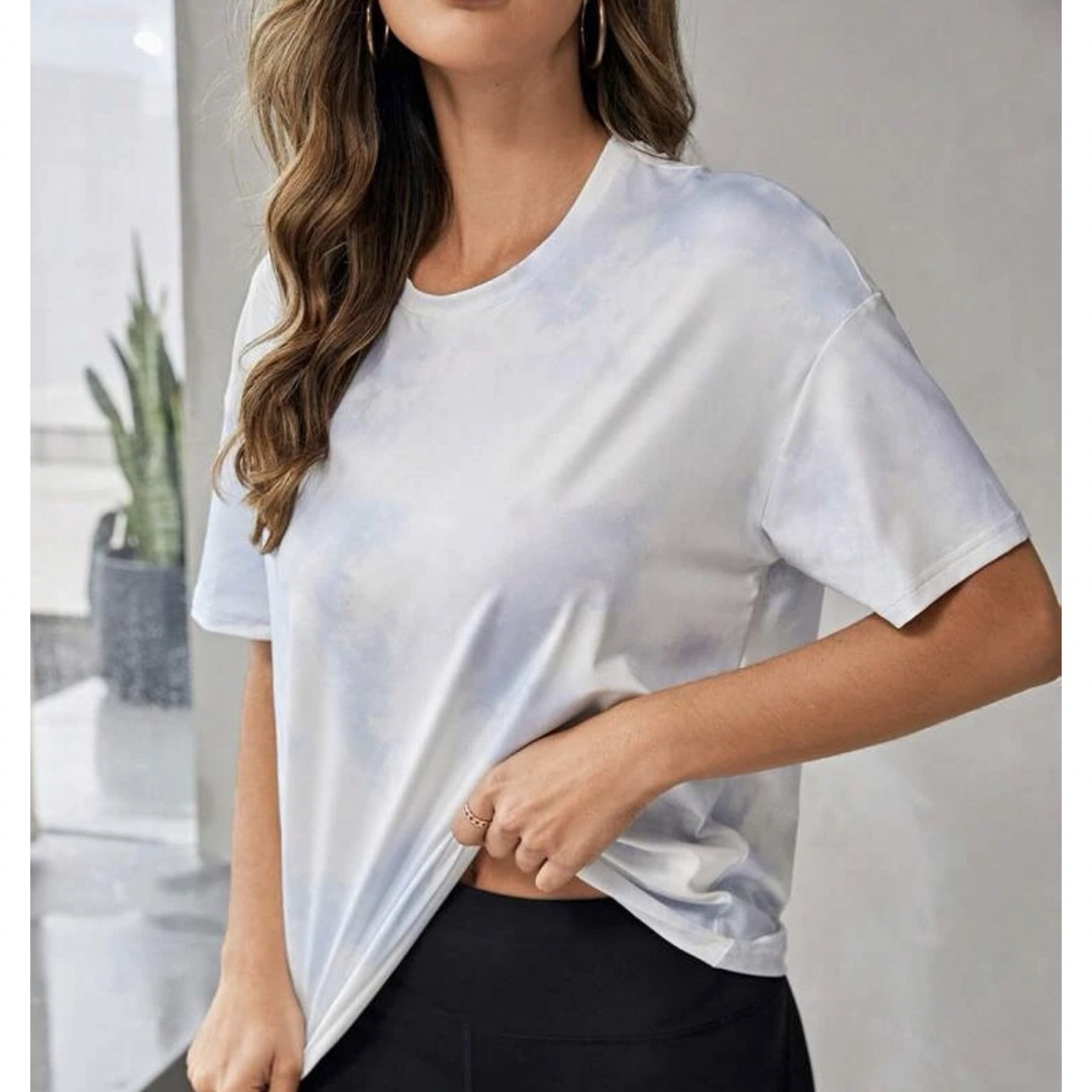 SHEIN 絞り染め　ドロップショルダー　トレーニングウェア　ライトブルー レディースのトップス(Tシャツ(半袖/袖なし))の商品写真