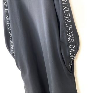 Calvin Klein - 【Calvin Klein Jeans】スリーブビッグロゴ パーカー