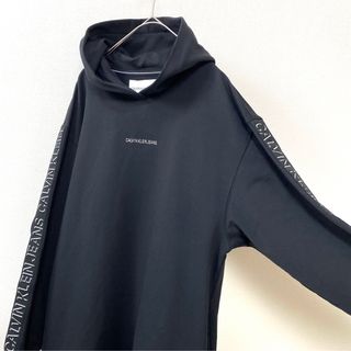 Calvin Klein - 【Calvin Klein Jeans】スリーブビッグロゴ パーカー