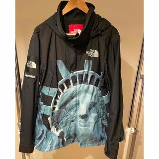 シュプリーム(Supreme)のSupreme North Face Mountain Jacket 自由の女神(マウンテンパーカー)