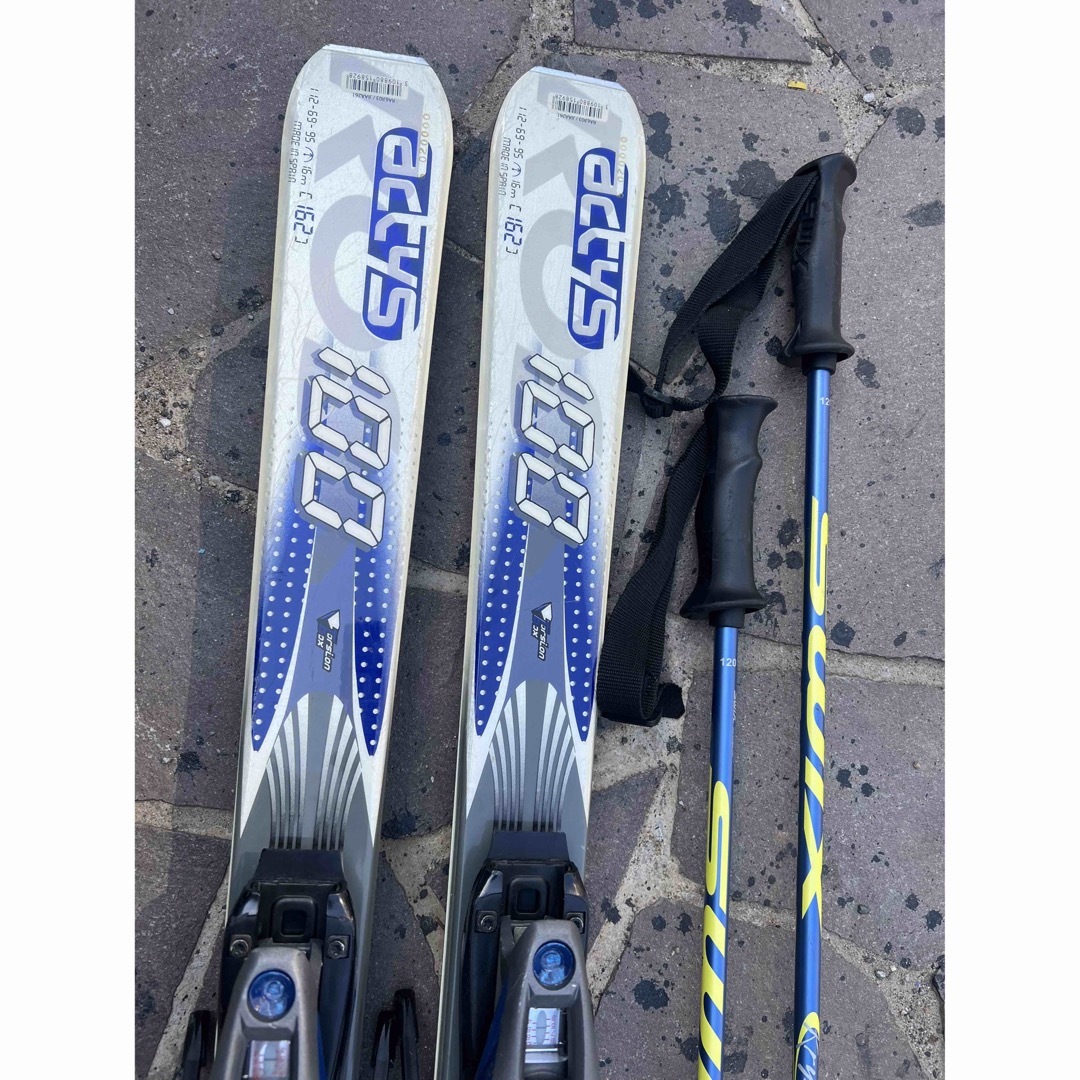 ROSSIGNOL(ロシニョール)のROSSIGNOL  ACTYS100  162cm スキー板 ストック付き スポーツ/アウトドアのスキー(板)の商品写真
