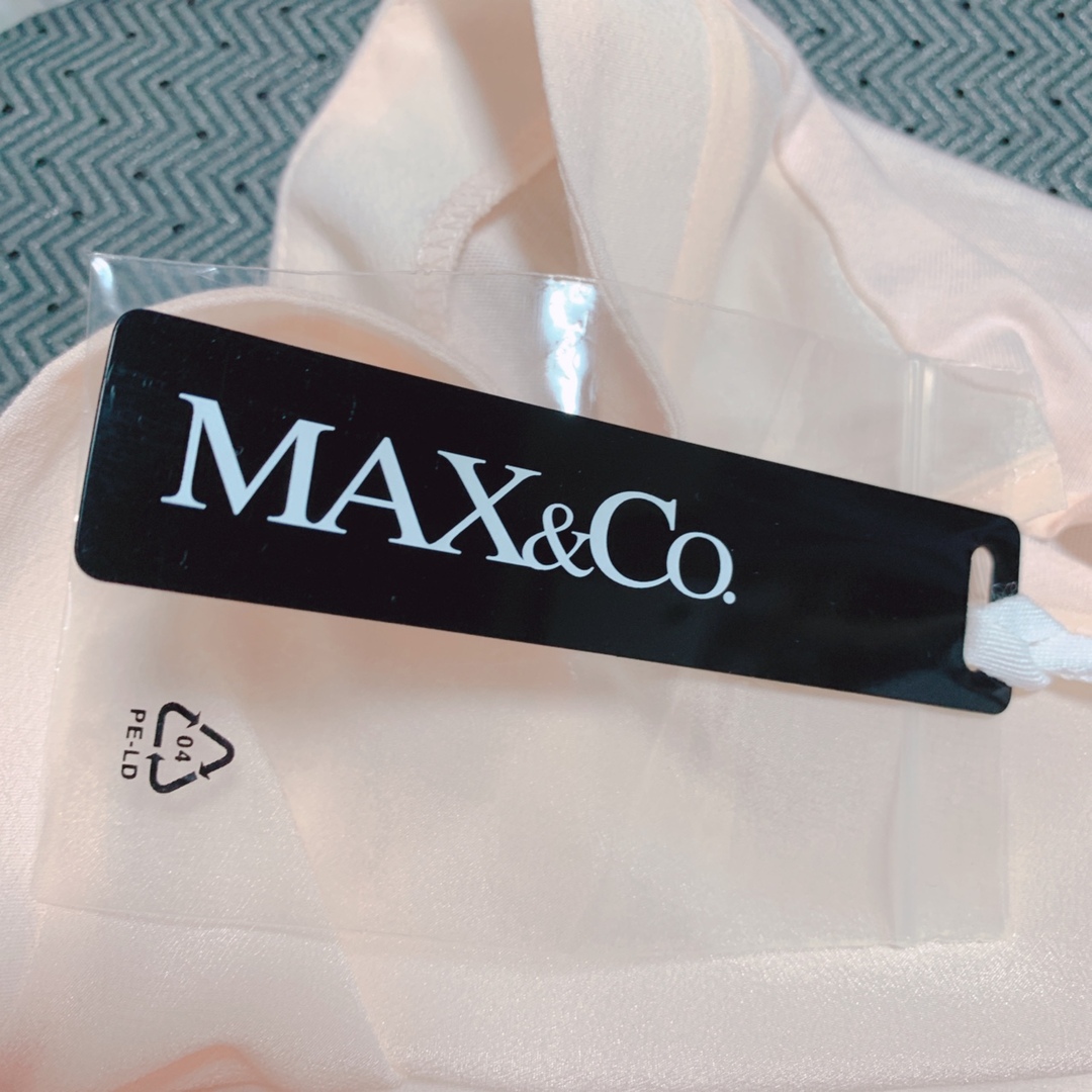 Max & Co.(マックスアンドコー)の新品　MAX &Co.  絹等　異素材使い　裾アシメトリー　タンクトップ　L レディースのトップス(タンクトップ)の商品写真