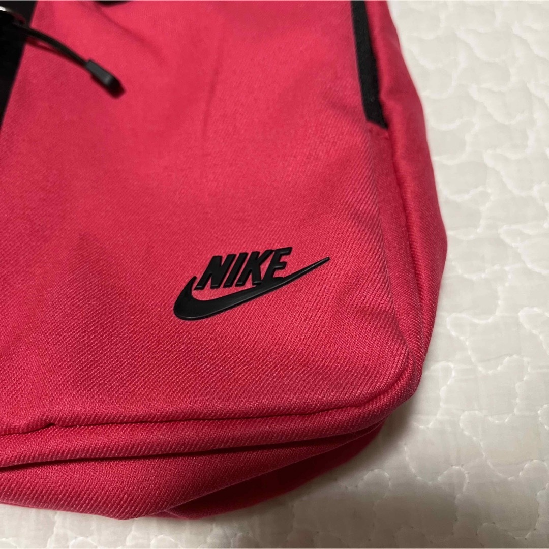 NIKE(ナイキ)のNIKE ミニショルダーバッグ　ピンク メンズのバッグ(ショルダーバッグ)の商品写真