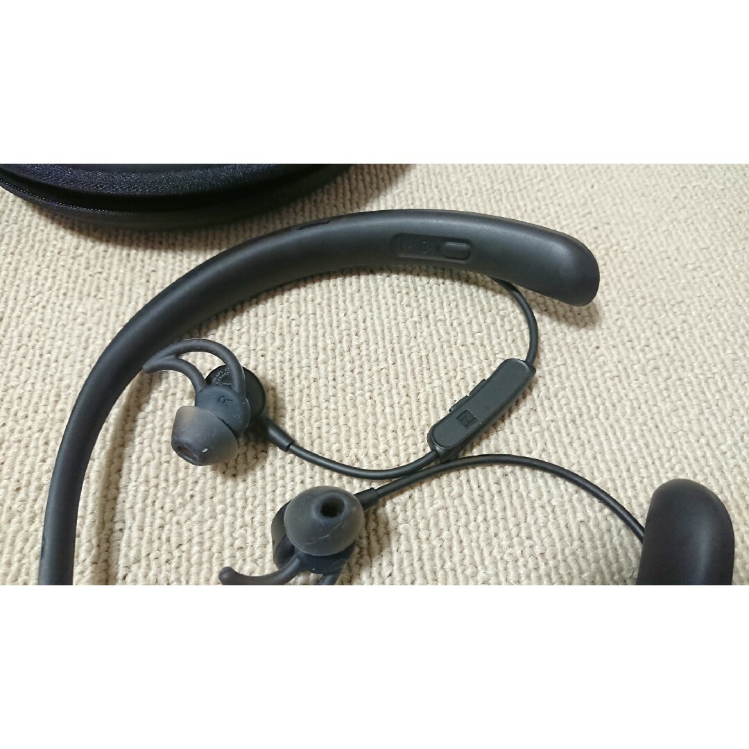 BOSE(ボーズ)のBOSE (ボーズ)QuietControl 30 スマホ/家電/カメラのオーディオ機器(ヘッドフォン/イヤフォン)の商品写真