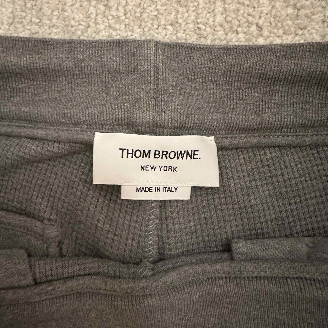 THOM BROWNE(トムブラウン)のThom Browne Waffle 4BAR Sweat Pants  メンズのパンツ(その他)の商品写真