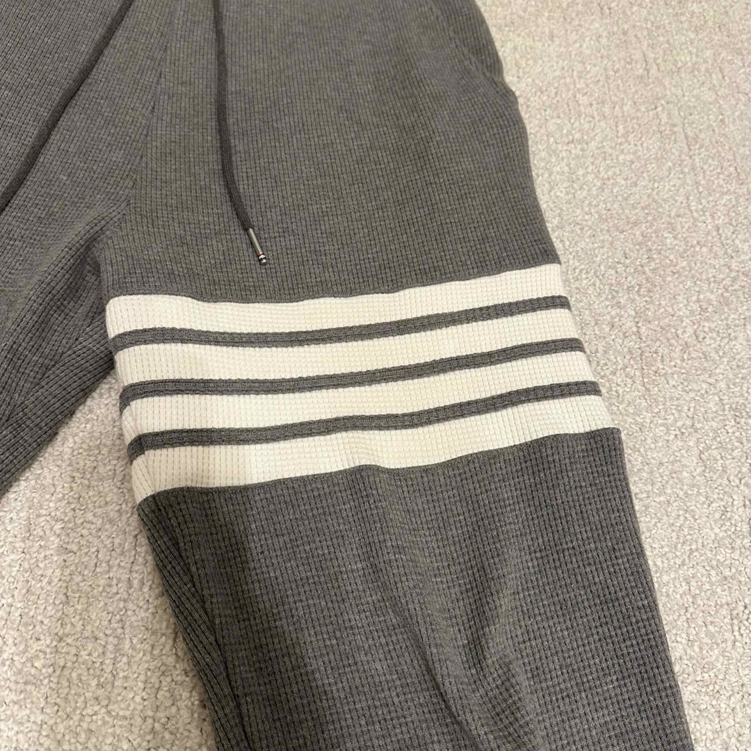 THOM BROWNE(トムブラウン)のThom Browne Waffle 4BAR Sweat Pants  メンズのパンツ(その他)の商品写真