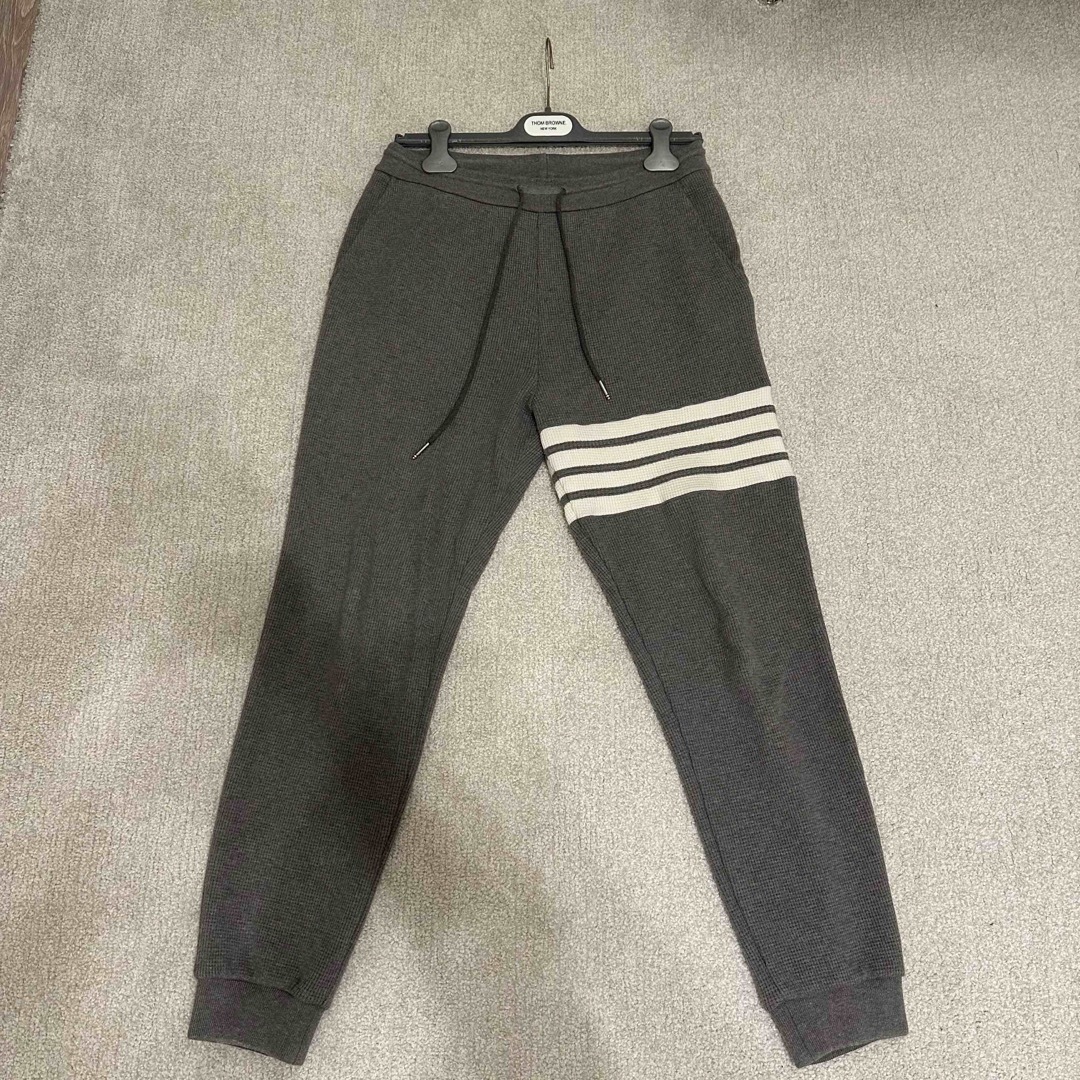 THOM BROWNE(トムブラウン)のThom Browne Waffle 4BAR Sweat Pants  メンズのパンツ(その他)の商品写真