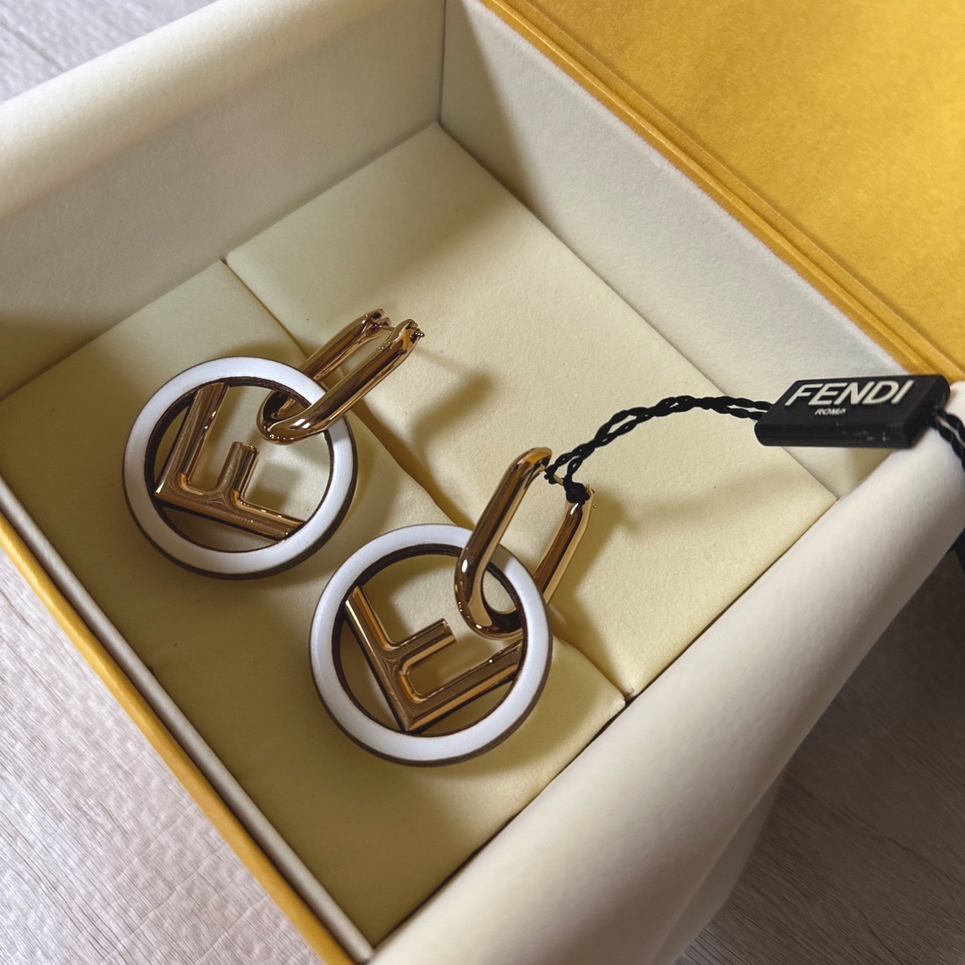 FENDI - 新品未使用☆希少☆レア☆FENDI☆ピアスの通販 by にこちゃん
