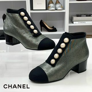 シャネル(CHANEL)の6455 シャネル ファブリック パール ココマーク ショートブーツ メタリック(ブーツ)