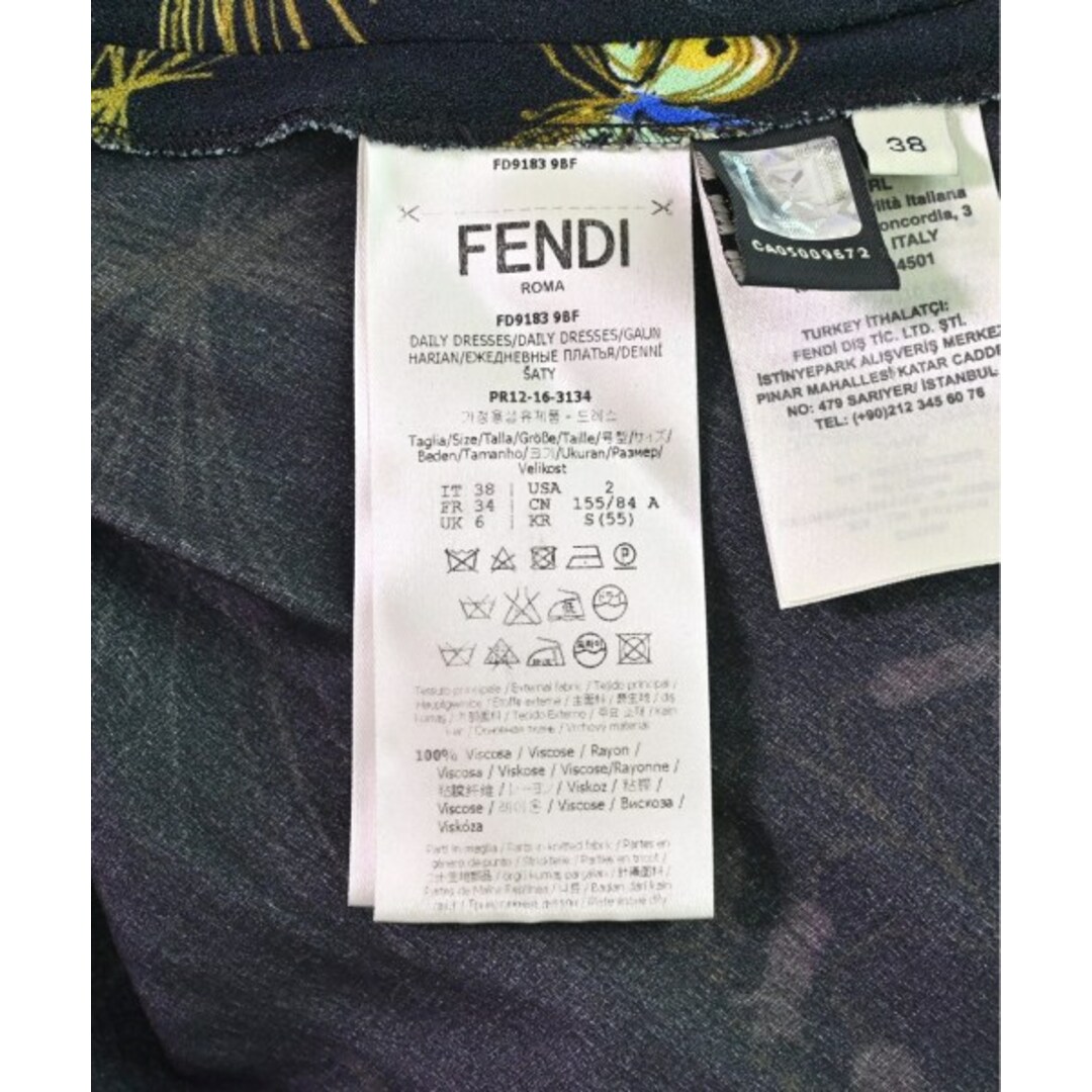 FENDI(フェンディ)のFENDI フェンディ ワンピース 38(S位) 黒xゴールドx赤等(総柄) 【古着】【中古】 レディースのワンピース(ひざ丈ワンピース)の商品写真