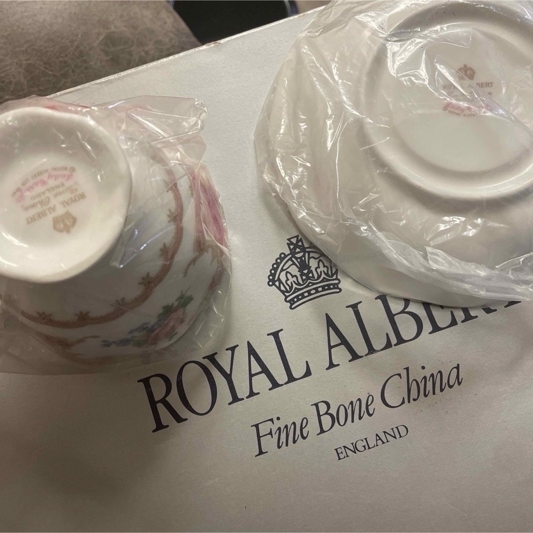 ROYAL ALBERT(ロイヤルアルバート)の未使用！イギリス製ヴィンテージ　ロイヤルアルバート　レディカーライル1客 インテリア/住まい/日用品のキッチン/食器(食器)の商品写真