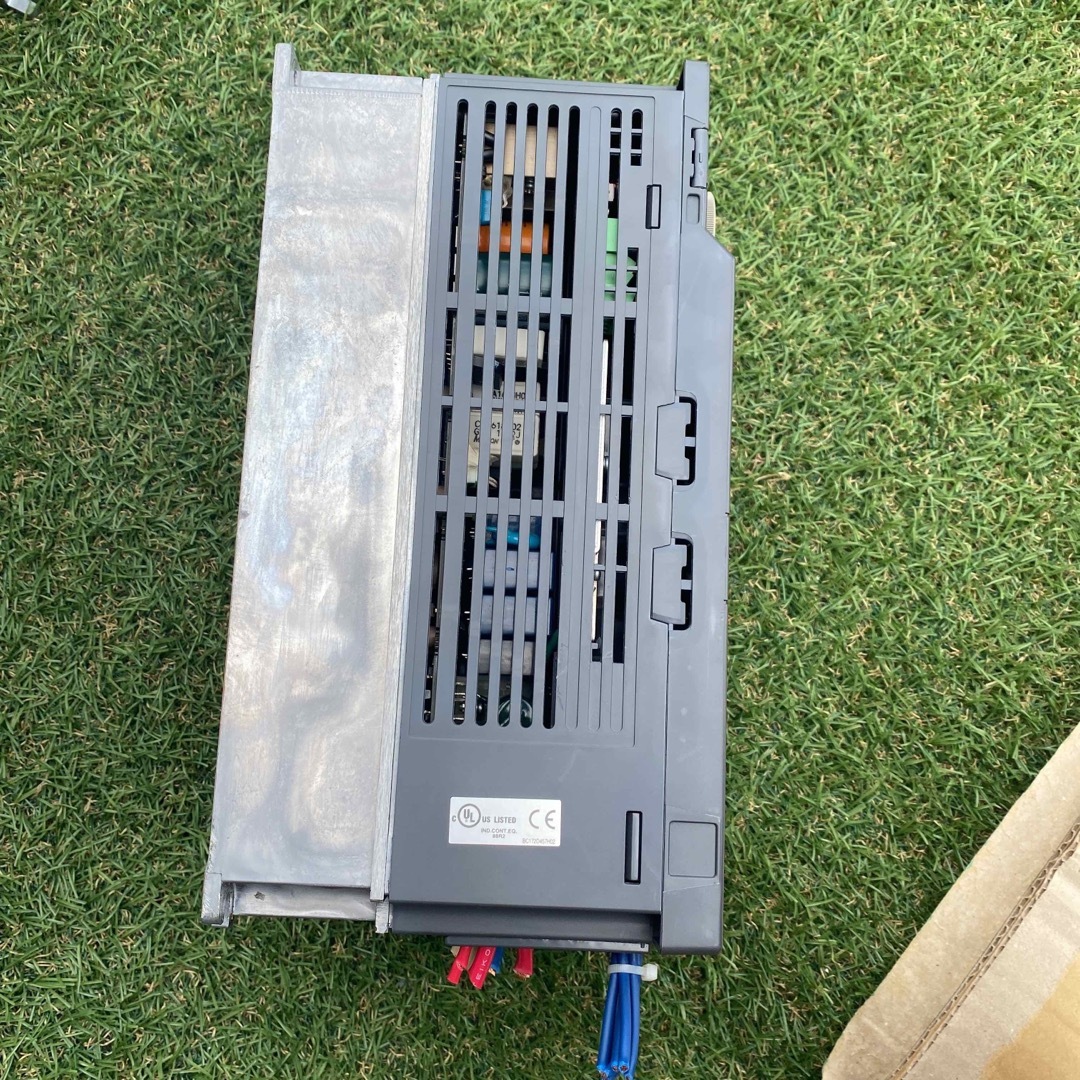 三菱電機FR-F720P-5.5K インバータFREQROL-F700シリーズ 三菱電機FR-F720P-5.5K インバータFREQROL-F700シリーズ
