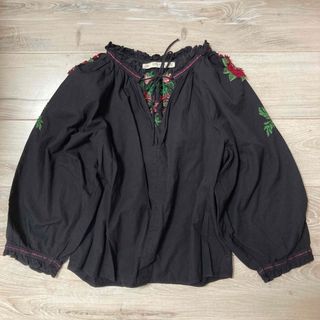 ザラ(ZARA)のZARA 刺繍ブラウス　花柄　黒(シャツ/ブラウス(長袖/七分))