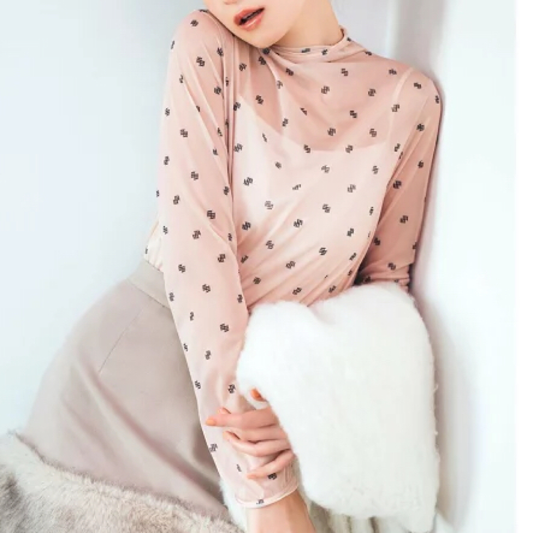 リリーブラウン♡LBモノグラム柄♡バリエボトルネックシアートップス ... 美品 LOUIS VUITTON モノグラム柄 ラメ トップス sizeL