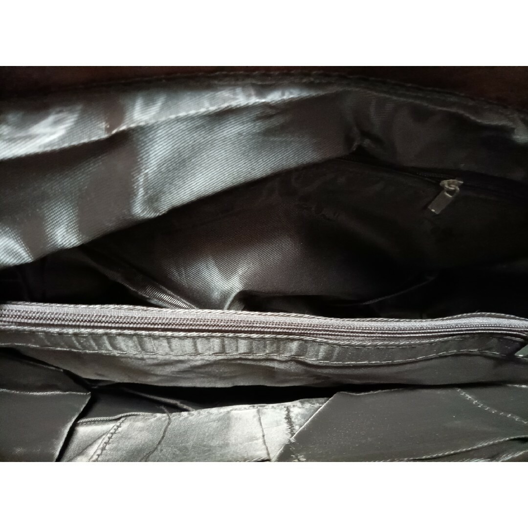 新品未使用 タッセル付き A3対応(大容量) トートバッグ(ダークブラウン) レディースのバッグ(トートバッグ)の商品写真