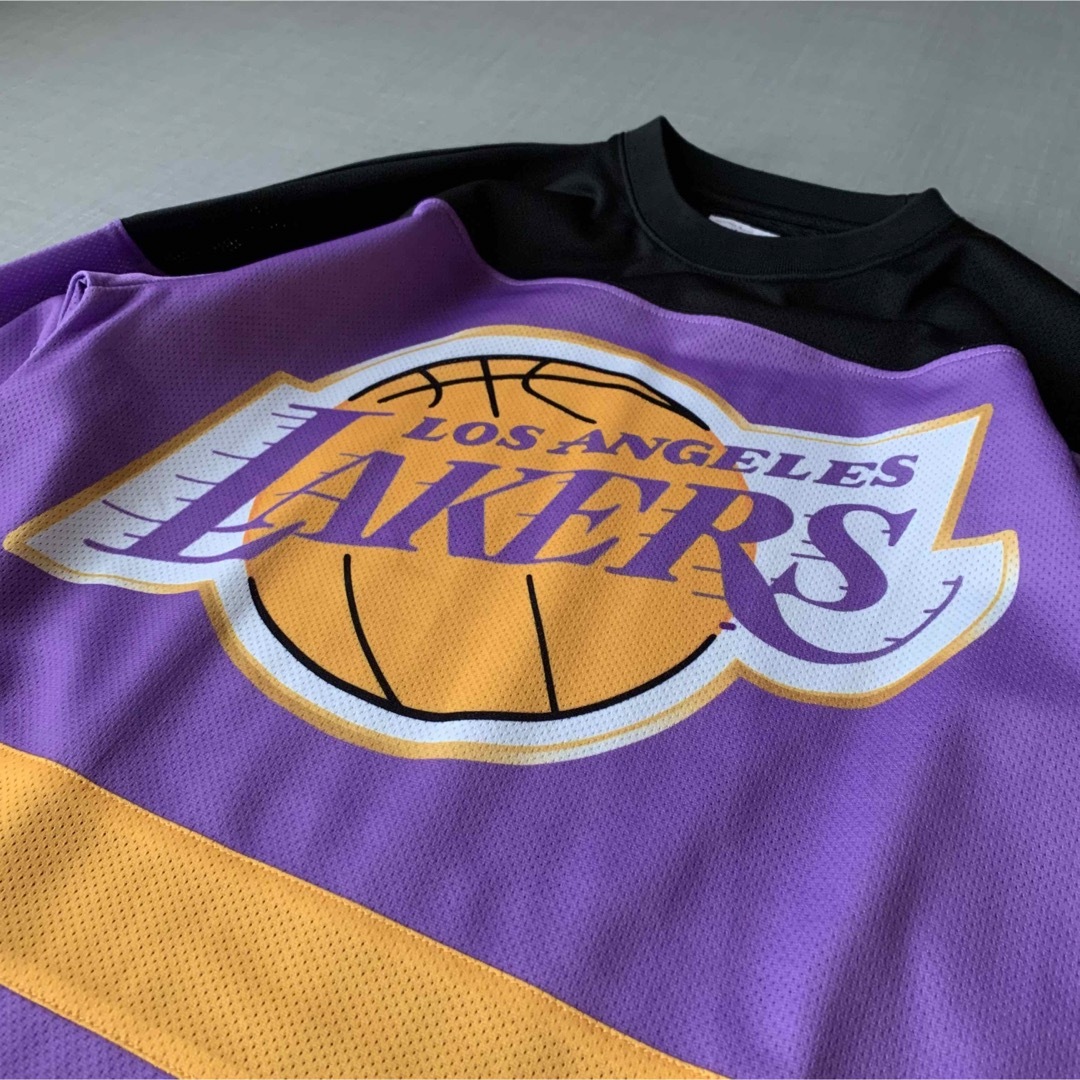 MITCHELL & NESS(ミッチェルアンドネス)の極美品 mitchell&ness LOS ANGELES LAKERS スポーツ/アウトドアのスポーツ/アウトドア その他(バスケットボール)の商品写真