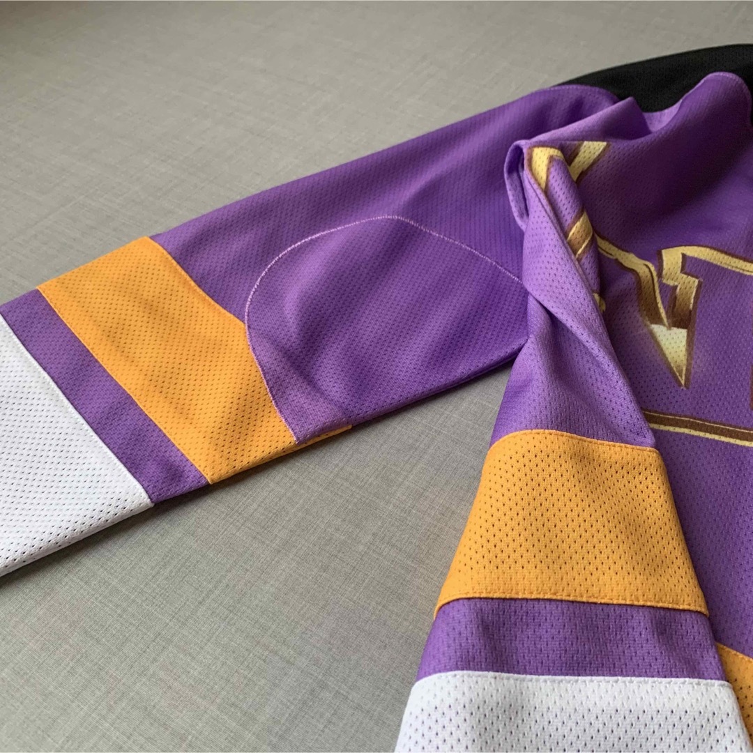 MITCHELL & NESS(ミッチェルアンドネス)の極美品 mitchell&ness LOS ANGELES LAKERS スポーツ/アウトドアのスポーツ/アウトドア その他(バスケットボール)の商品写真