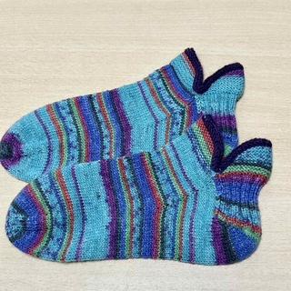 オパール毛糸の手編み靴下　⑥(レッグウェア)