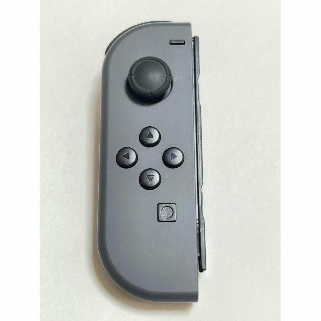 Nintendo Switch(ニンテンドースイッチ)の美品　Joy-Con　 左　グレー　ニンテンドースイッチ エンタメ/ホビーのゲームソフト/ゲーム機本体(家庭用ゲーム機本体)の商品写真