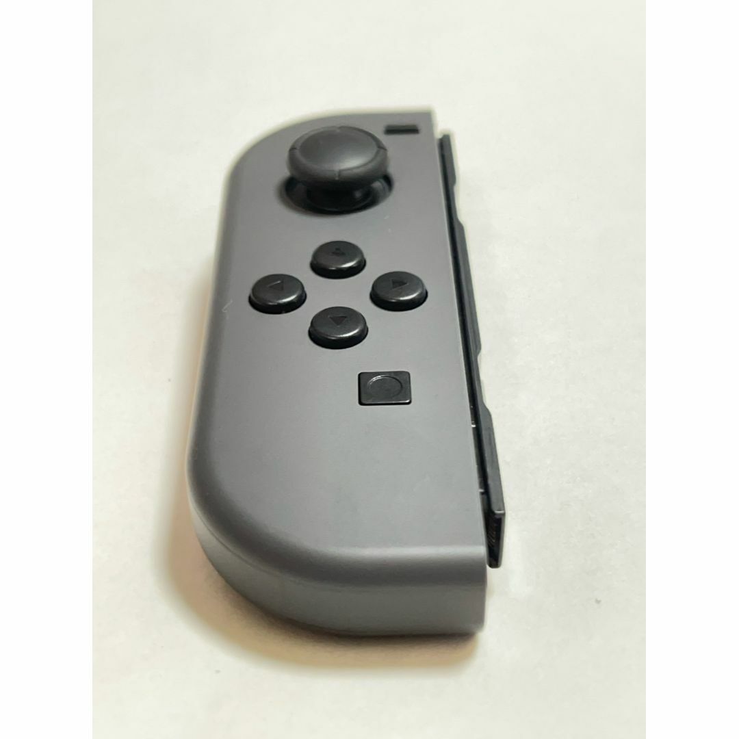 Nintendo Switch(ニンテンドースイッチ)の美品　Joy-Con　 左　グレー　ニンテンドースイッチ エンタメ/ホビーのゲームソフト/ゲーム機本体(家庭用ゲーム機本体)の商品写真