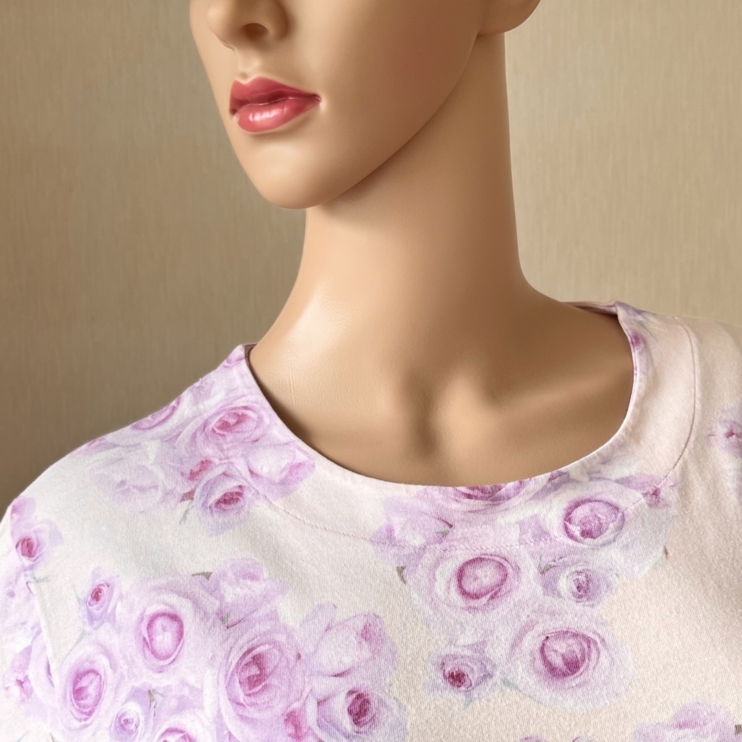 イタリア製生地 カットソー 花柄 バラ ピンク パープル レディースのトップス(カットソー(半袖/袖なし))の商品写真