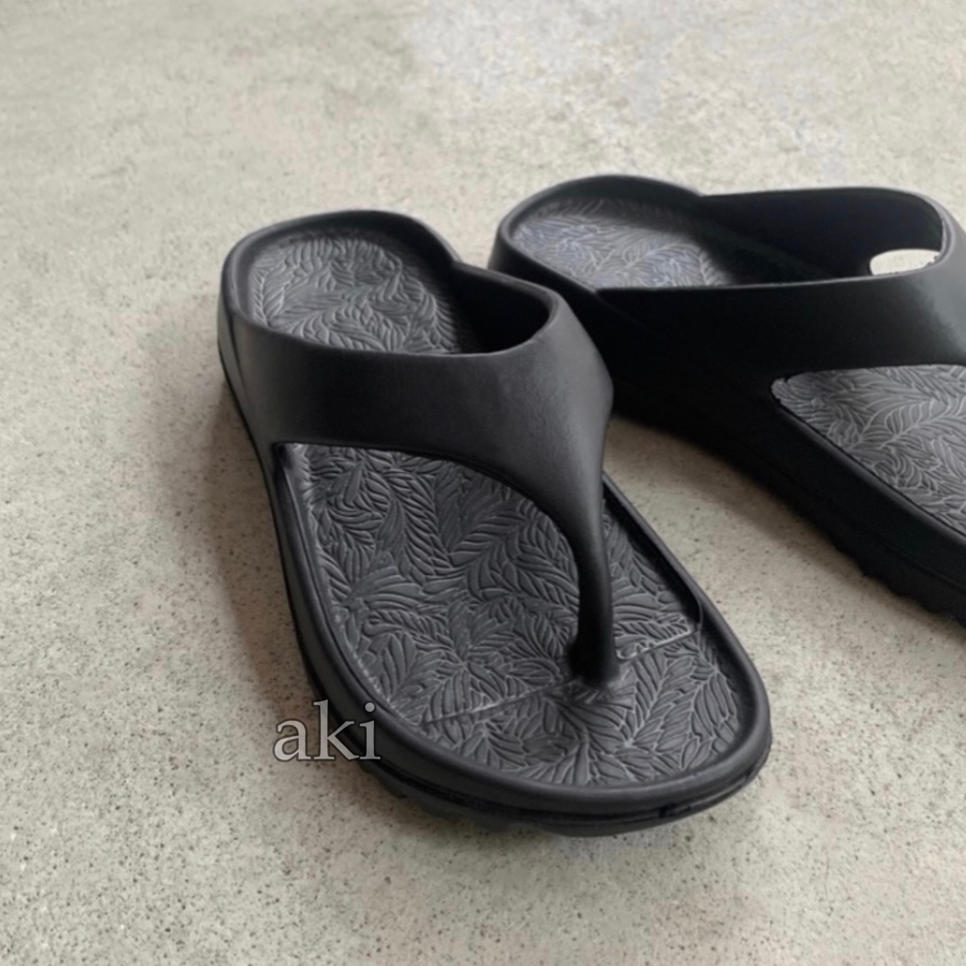 リカバリー トング サンダル 23.5cm 〜 24cm ブラック 黒 シンプル レディースの靴/シューズ(サンダル)の商品写真