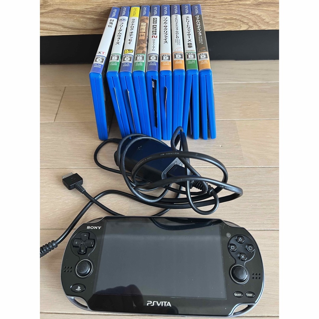 携帯用ゲーム機本体PSVita PCH-1100