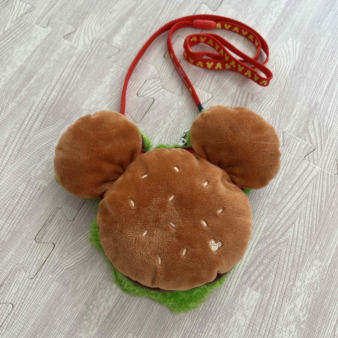 Disney(ディズニー)のミッキーハンバーガーパスケース エンタメ/ホビーのおもちゃ/ぬいぐるみ(キャラクターグッズ)の商品写真