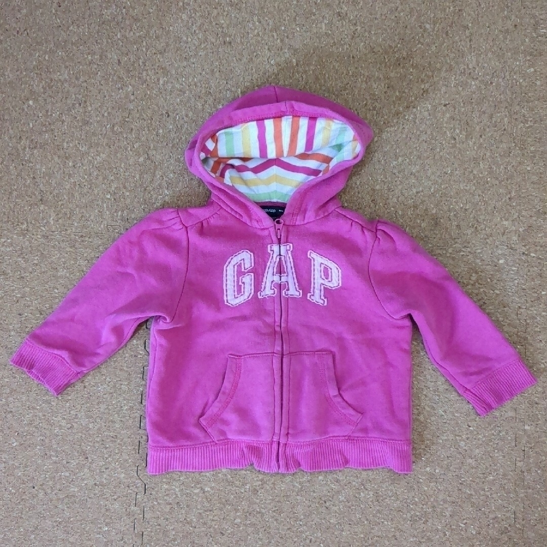 babyGAP(ベビーギャップ)のbabyGAP ベビー服 パーカー 80サイズ キッズ子供 トップス スウェット キッズ/ベビー/マタニティのベビー服(~85cm)(トレーナー)の商品写真