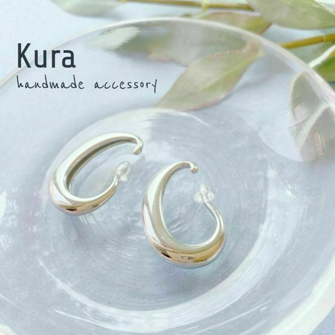 シルバーイヤーカフの通販 by Kura*ピアスに見えるイヤリング|ラクマ
