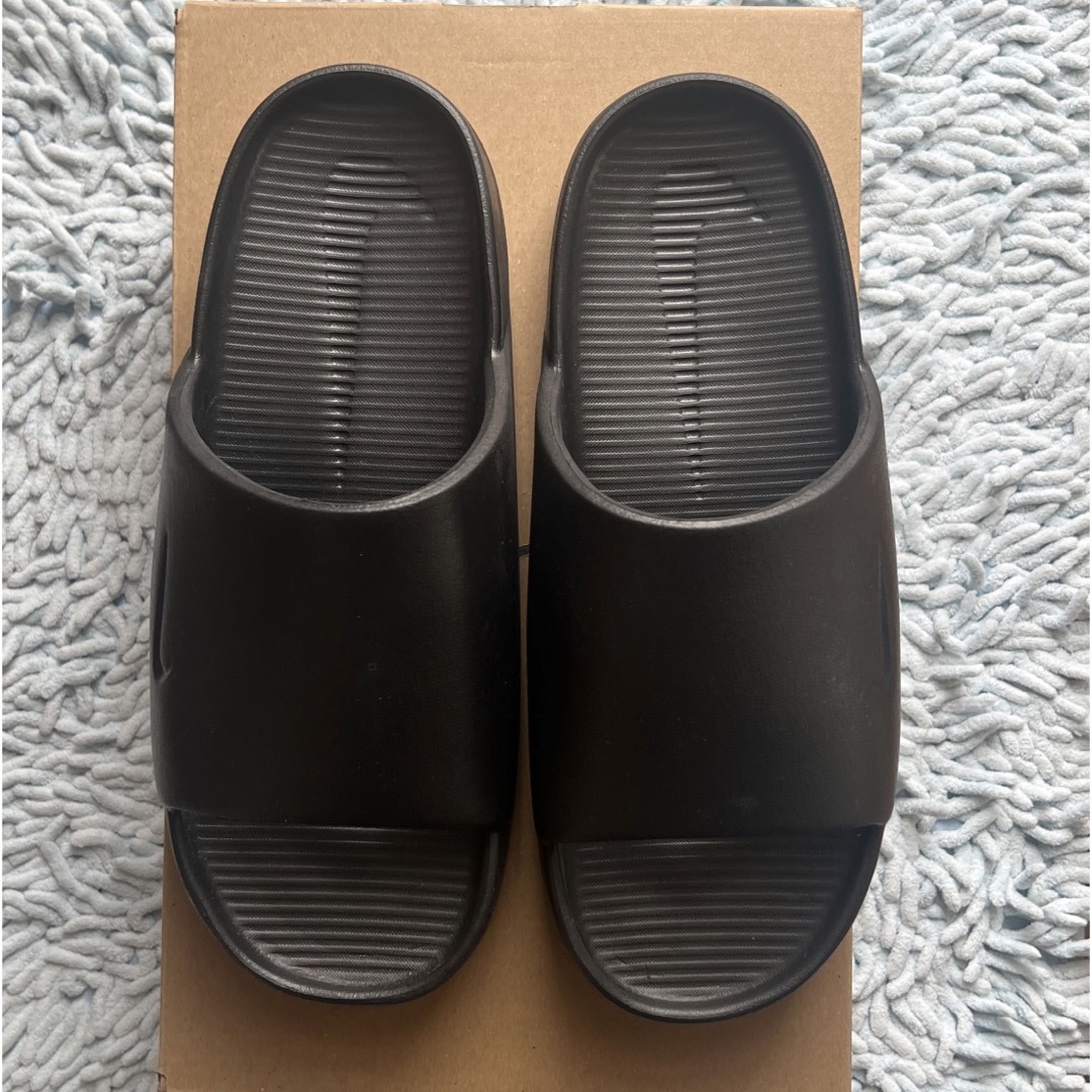 NIKE(ナイキ)のナイキ カーム 黒 25cm サンダル 黒タグあり レディースの靴/シューズ(サンダル)の商品写真