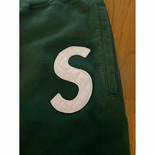 supreme シュプリーム　レザーSロゴ　スウェットパンツ　オリーブ　緑