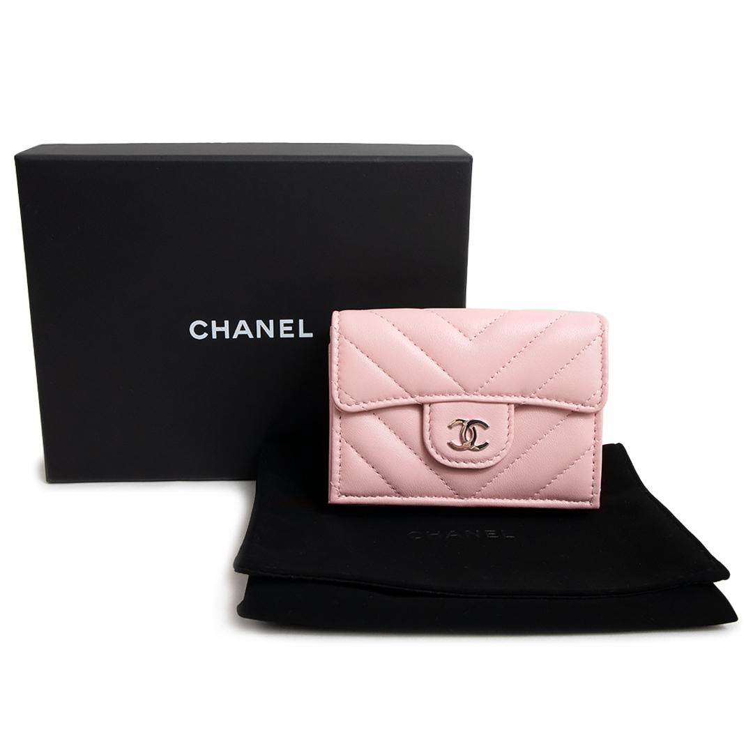 CHANEL  シャネル　三つ折り財布　箱付き　ピンク