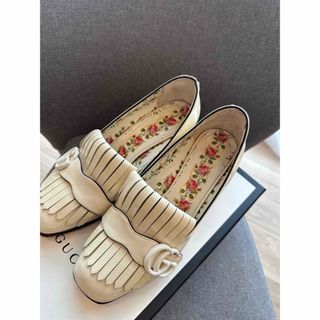 グッチ(Gucci)のGUCCI ローファーホワイト　23.5〜24cm(ローファー/革靴)