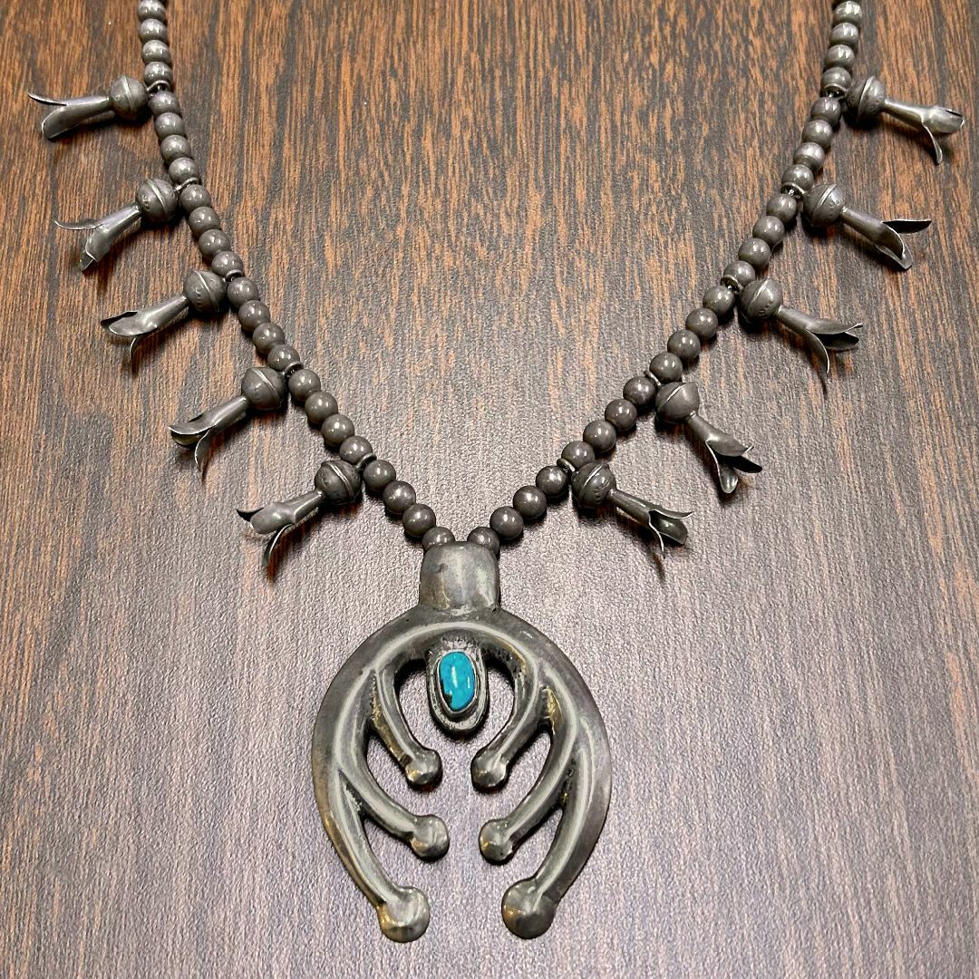 INDIAN JEWELRY   Navajo naja ナジャ ターコイズ ペンダント