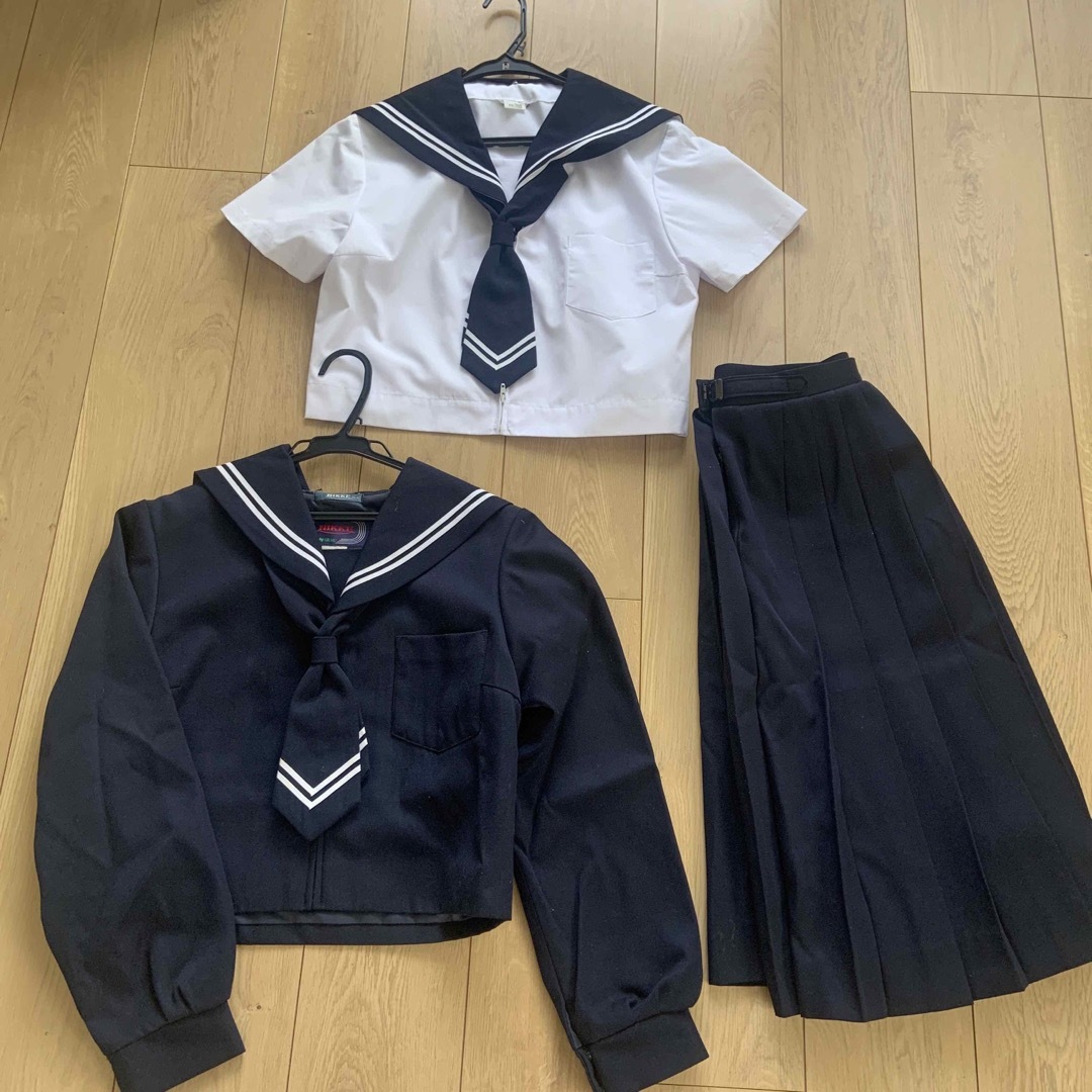 【SALE！】セーラー服 制服 女子 本物【夏冬 上下セット 】 レディースのレディース その他(セット/コーデ)の商品写真